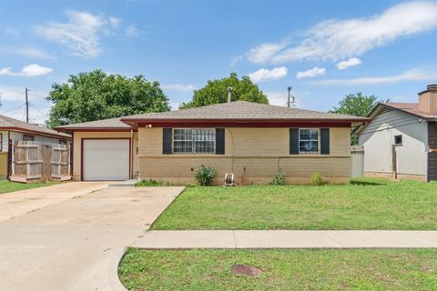 Single Family Residence in Oklahoma City OK 3333 SW 50th Street.jpg