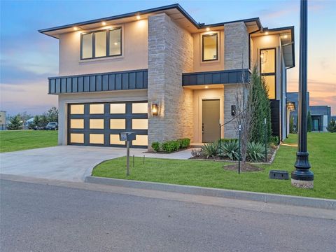 Single Family Residence in Oklahoma City OK 834 NW 72nd Street.jpg