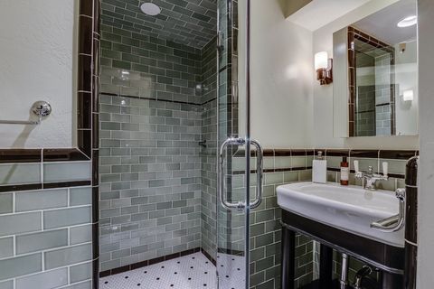 Single Family Residence in Oklahoma City OK 915 NW 40th Street 15.jpg