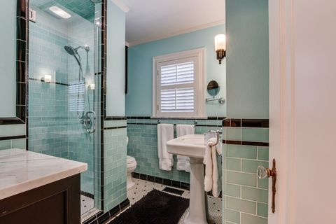 Single Family Residence in Oklahoma City OK 915 NW 40th Street 9.jpg