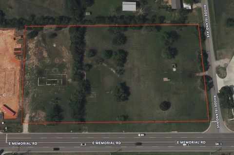 Retail in Oklahoma City OK 109 E Memorial Road.jpg