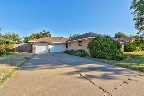 Single Family Residence in Oklahoma City OK 3105 W Britton Road.jpg