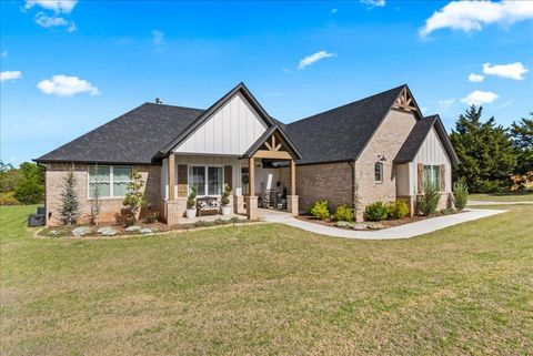 Single Family Residence in Arcadia OK 13091 Painted Sky.jpg