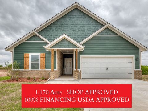 Single Family Residence in El Reno OK 8218 Bluestem Trail.jpg