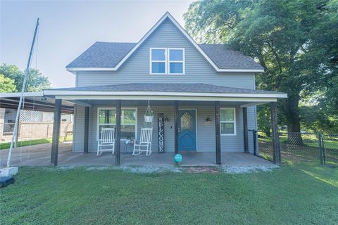 Single Family Residence in Harrah OK 1705 Tim Holt Drive.jpg