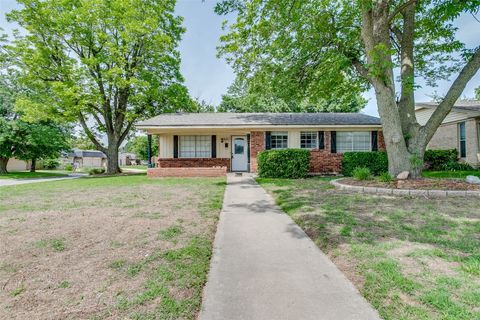 Single Family Residence in Oklahoma City OK 601 Woodland Way.jpg