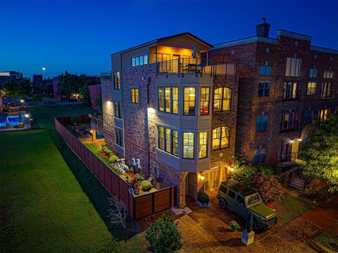 Single Family Residence in Oklahoma City OK 319 NE 1st Street.jpg