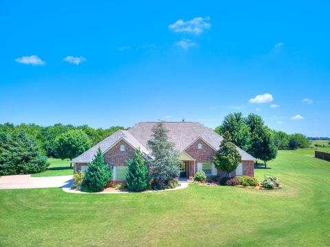 Single Family Residence in Tuttle OK 775 Magnolia Lane 39.jpg