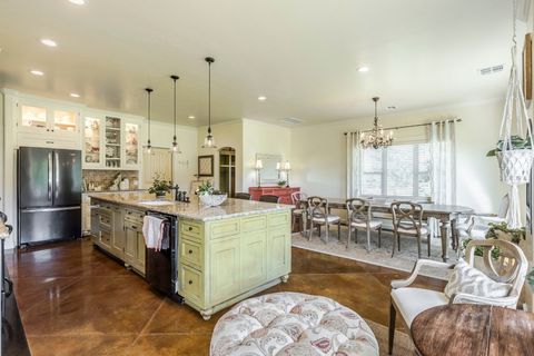 Single Family Residence in Tuttle OK 775 Magnolia Lane 7.jpg
