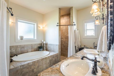 Single Family Residence in Tuttle OK 775 Magnolia Lane 20.jpg