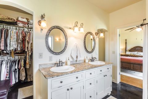 Single Family Residence in Tuttle OK 775 Magnolia Lane 21.jpg