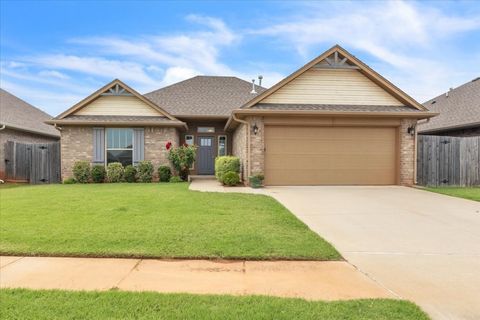 Single Family Residence in Oklahoma City OK 3813 Brougham Way.jpg