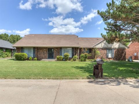 Single Family Residence in Oklahoma City OK 2109 Tuttington.jpg