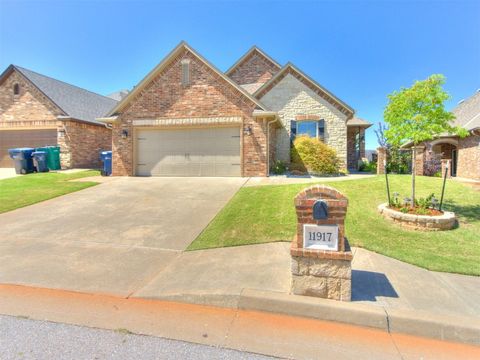 Single Family Residence in Oklahoma City OK 11917 Dornick Circle.jpg