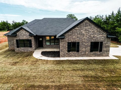 Single Family Residence in Blanchard OK 1115 County Street 2980.jpg
