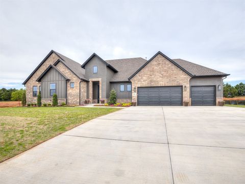 Single Family Residence in Guthrie OK 8103 Goldfinch Drive.jpg