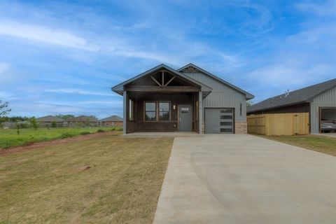 Single Family Residence in Oklahoma City OK 516 NW 112th Street.jpg