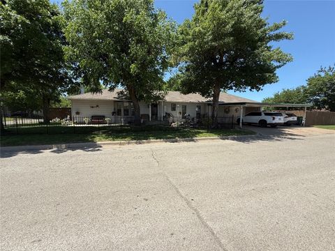 Single Family Residence in Oklahoma City OK 3501 SW 37th Street.jpg