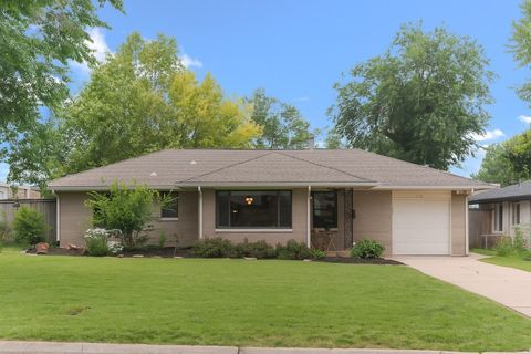 Single Family Residence in Nichols Hills OK 1718 Westminster Place.jpg