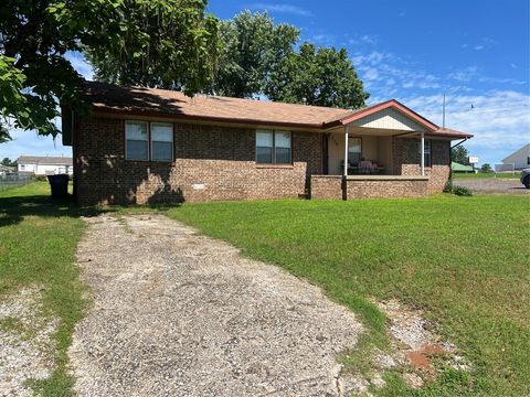 Single Family Residence in Blanchard OK 216 N Jefferson Street.jpg