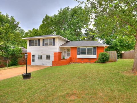 Single Family Residence in Guthrie OK 1209 N Walnut Street.jpg