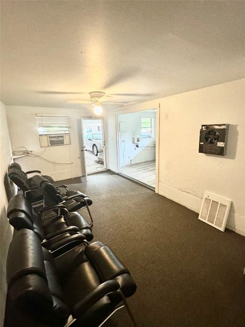 Single Family Residence in El Reno OK 1412 S Evans Avenue 14.jpg