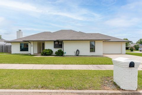 Single Family Residence in Oklahoma City OK 10004 S Drexel Avenue.jpg