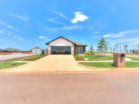 Single Family Residence in Oklahoma City OK 9201 SW 45th Terrace.jpg