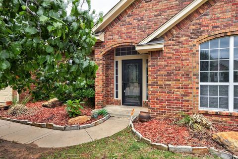 Single Family Residence in Oklahoma City OK 11609 Blueridge Court.jpg