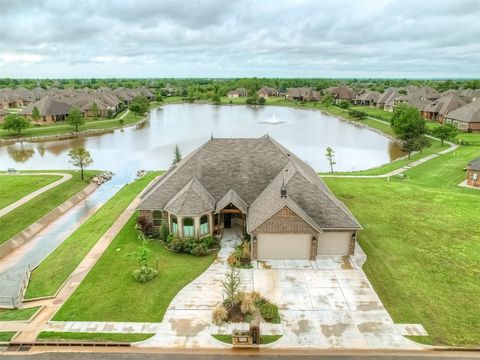 Single Family Residence in Oklahoma City OK 11000 Katie Beth Lane.jpg