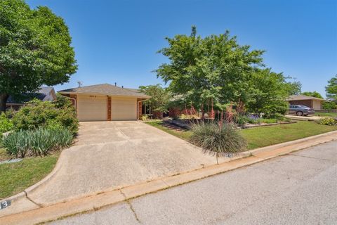 Single Family Residence in Oklahoma City OK 5713 NW 115th Street.jpg