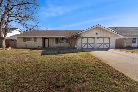 Single Family Residence in Oklahoma City OK 2532 NW 59th Street.jpg