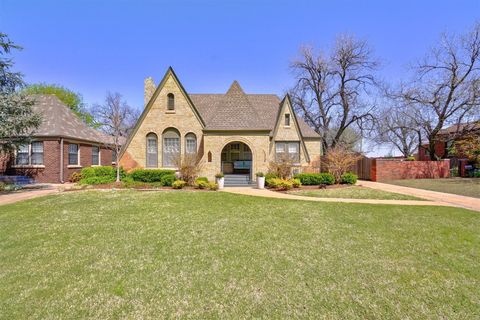 Single Family Residence in Oklahoma City OK 209 Edgemere Court.jpg