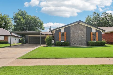 Single Family Residence in Oklahoma City OK 7720 S Country Club Drive.jpg