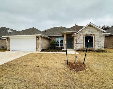 Single Family Residence in Oklahoma City OK 1221 SW 139th Street.jpg