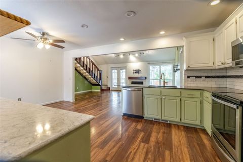 Single Family Residence in Oklahoma City OK 7916 Wilshire Ridge Drive.jpg