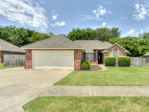 Single Family Residence in Moore OK 4413 Katie Ridge Drive.jpg