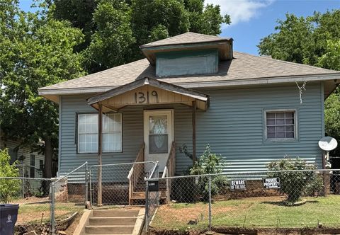 Single Family Residence in Oklahoma City OK 1317 NW 7th Street.jpg