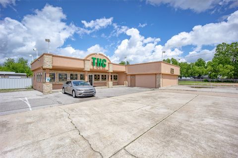 Retail in Del City OK 5121 SE 15th Street.jpg