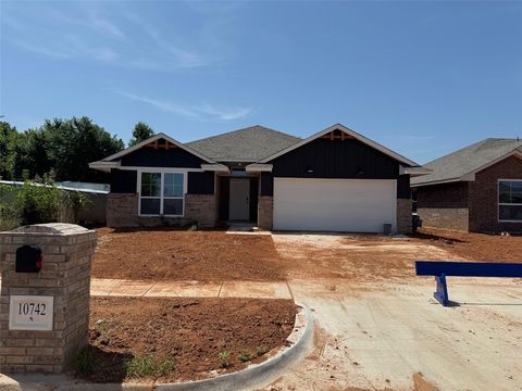 Single Family Residence in Midwest City OK 10742 Painted Turtle Way.jpg