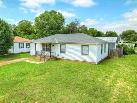 Single Family Residence in Del City OK 4333 SE 40th Street.jpg