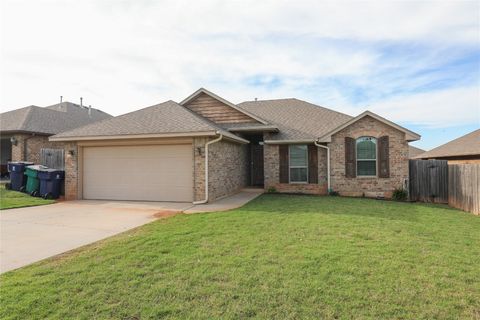 Single Family Residence in Oklahoma City OK 8709 SW 36th Terrace.jpg