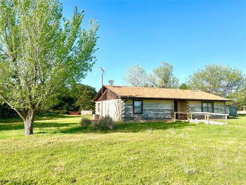 Single Family Residence in Cement OK 29186 County Road 1480.jpg