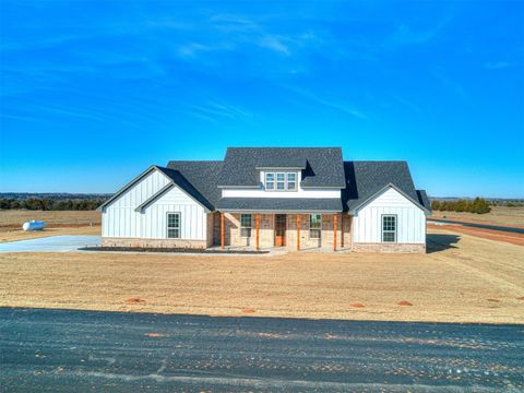 Single Family Residence in Guthrie OK 11746 Narrow Way.jpg
