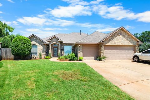 Single Family Residence in Edmond OK 1857 Tall Grass Court.jpg