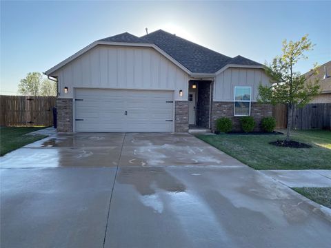Single Family Residence in Yukon OK 14341 Peach Tree Drive.jpg