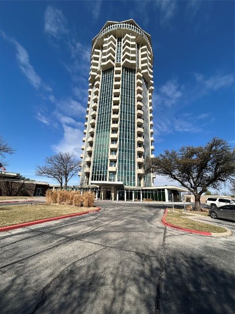 Condominium in Oklahoma City OK 5900 Mosteller Drive #ST32.jpg