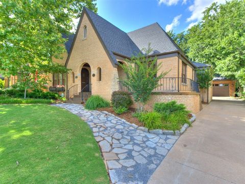 Single Family Residence in Oklahoma City OK 1001 NW 38th Street.jpg