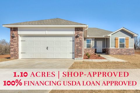 Single Family Residence in El Reno OK 8229 Bluestem Trail.jpg