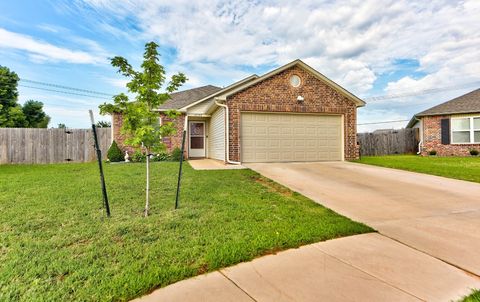 Single Family Residence in Oklahoma City OK 10544 NW 17th Street.jpg